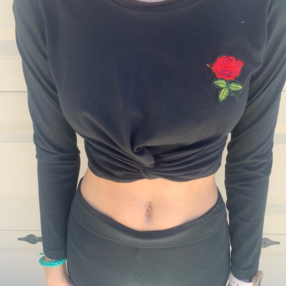 Rose Knotted Crop Top - Picture 2 of 3